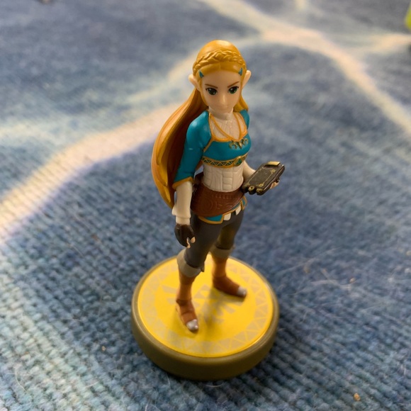 Princess Zelda Amiibo by Nintendo - Picture 1 of 5